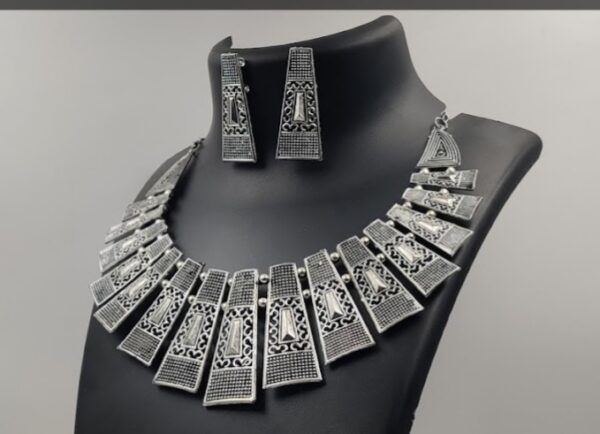 EGYPTIAN BLACK METAL CHOKER - Image 4